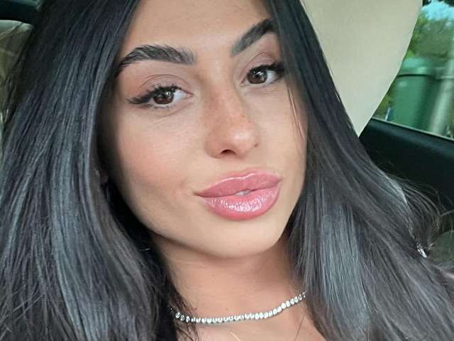 ALICEXSQUIRT amateur webcam photo