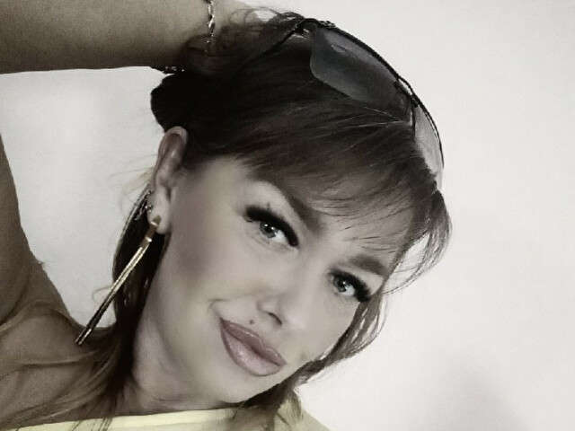 AMELILIVE amateur webcam photo