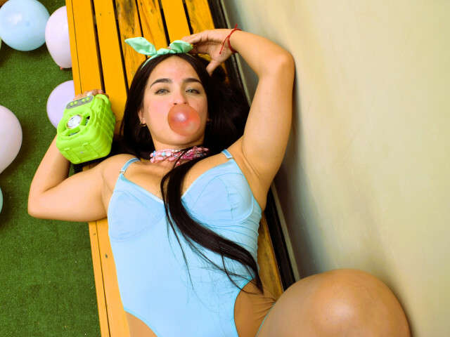 ANTONELLAA amateur webcam photo