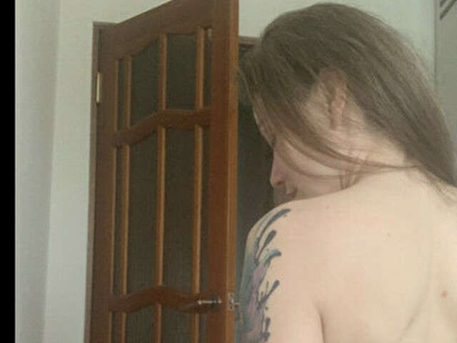 IAMALEXIS amateur webcam photo