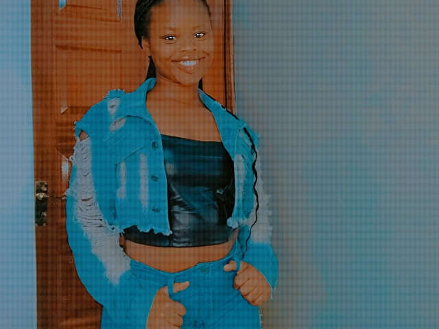 MAGGY amateur webcam photo