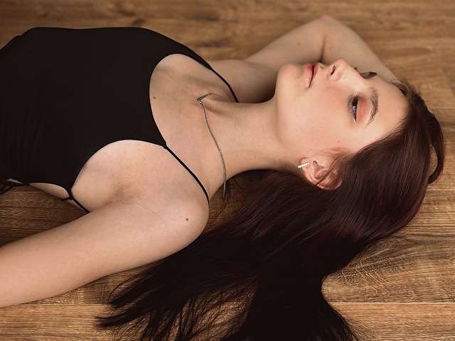 NIKKYLABLUM amateur webcam photo