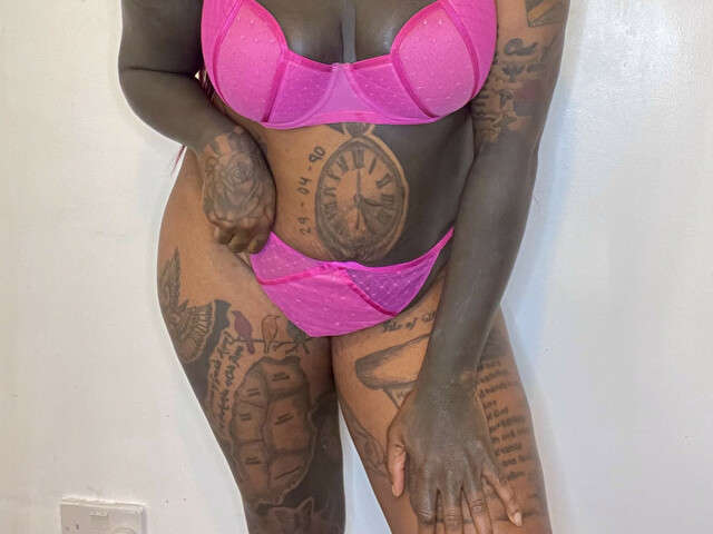 TATTEDEBONY amateur webcam photo